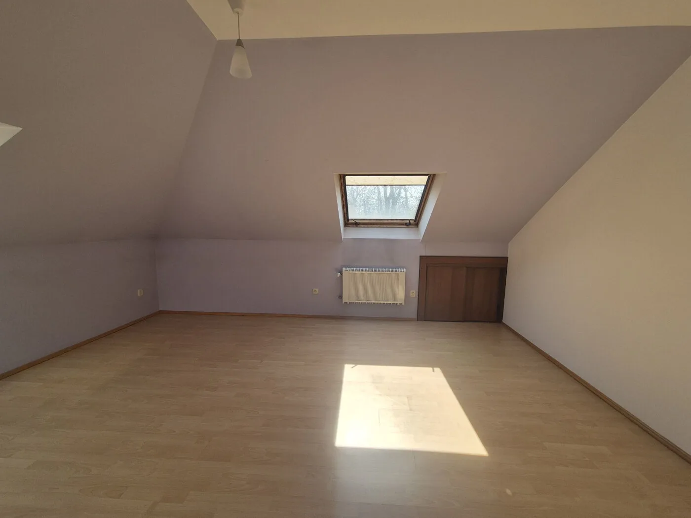 Sypialnia w domu w Dąbrowie przed realizacją Mivare Interiors.