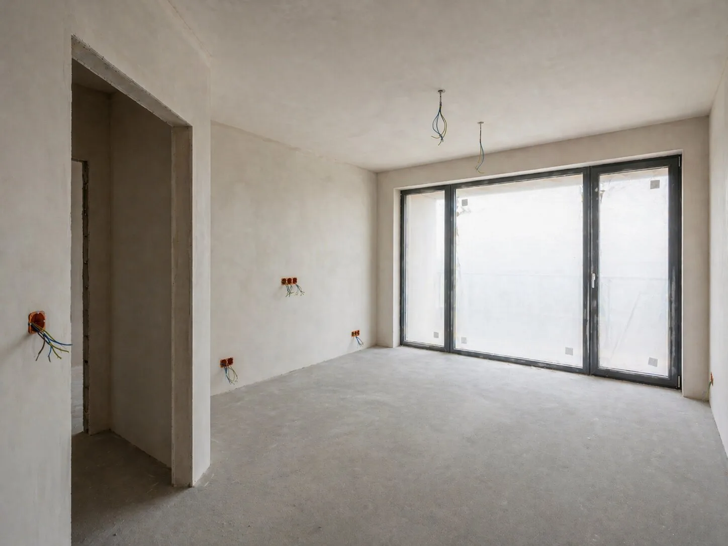 Biuro w mieszkaniu deweloperskim przed realizacją Mivare Interiors.